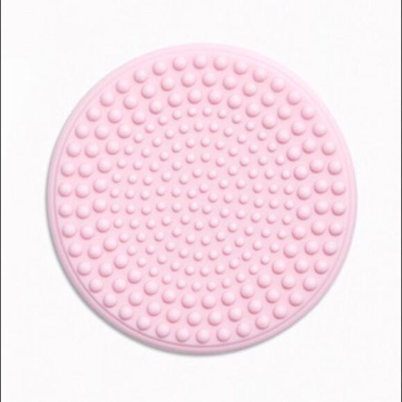 Sophia + Mabelle Universal Round Silicone Brush Cleaner Pink Small - Picture 2 of 5